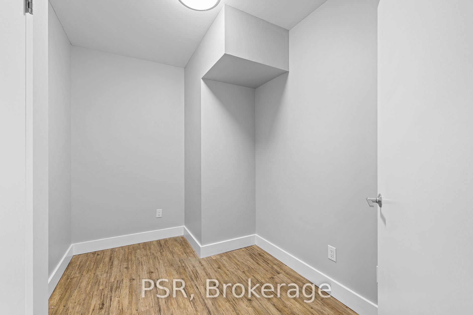 2870 Dundas St W, #212