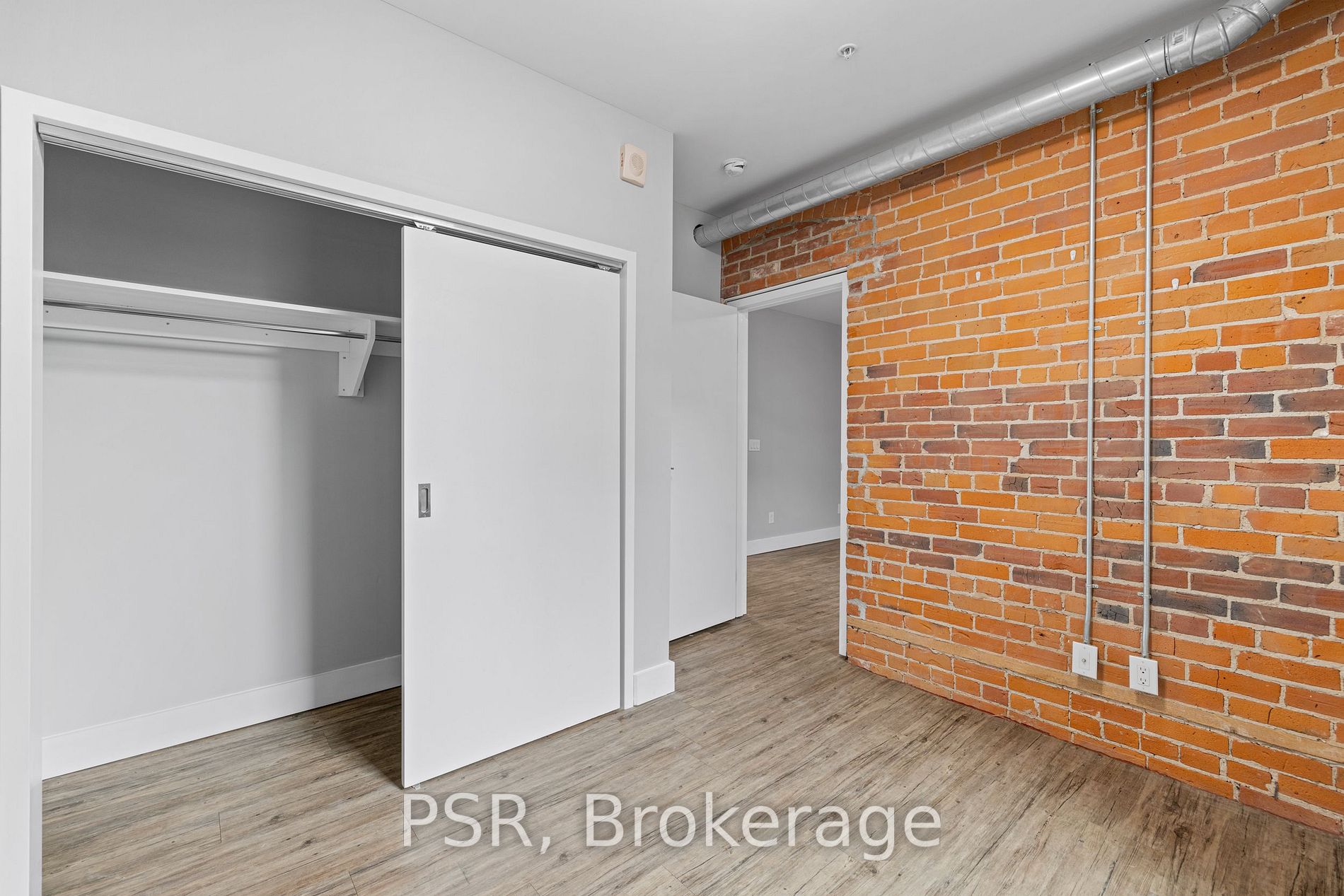2870 Dundas St W, #212