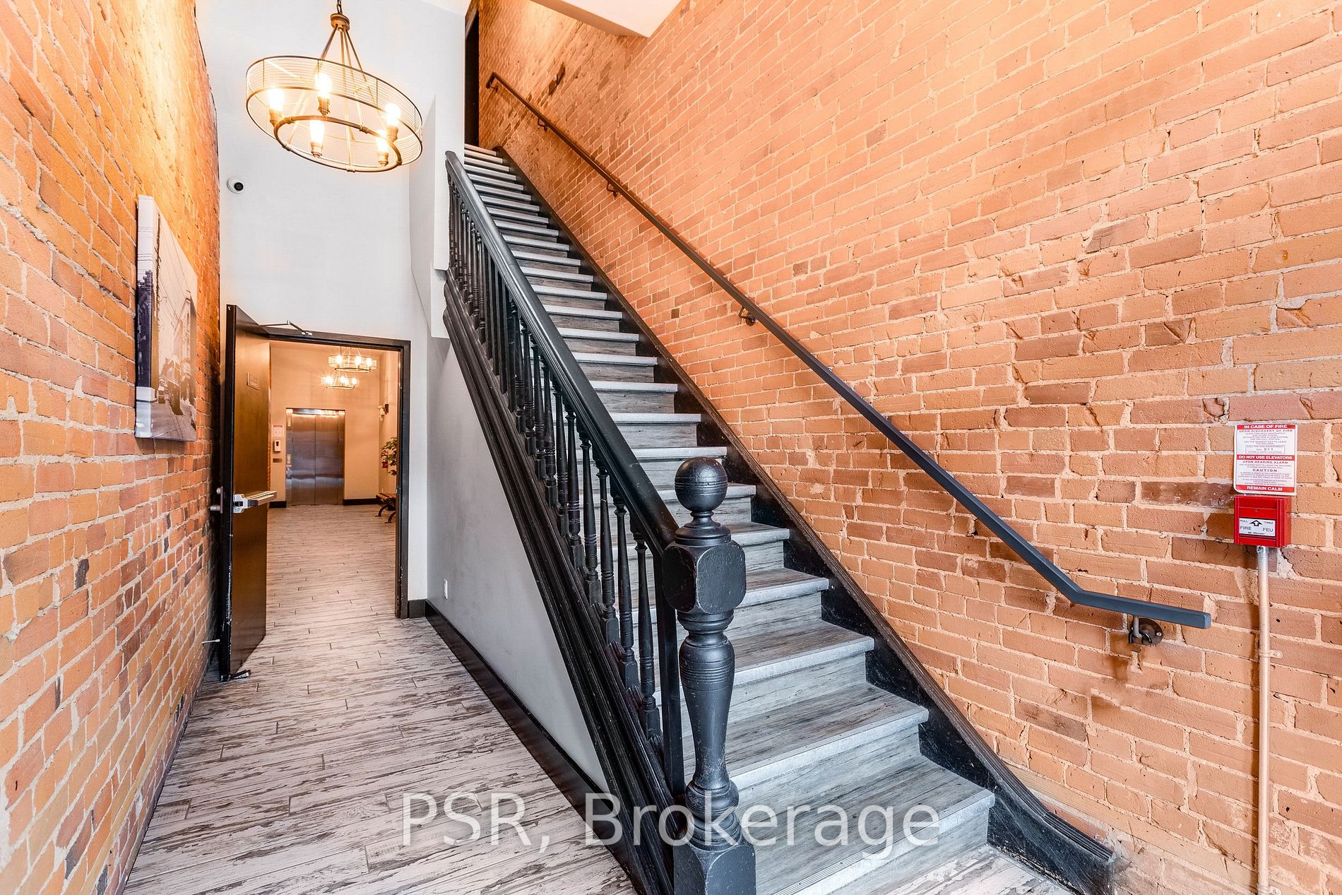 2870 Dundas St W, #212