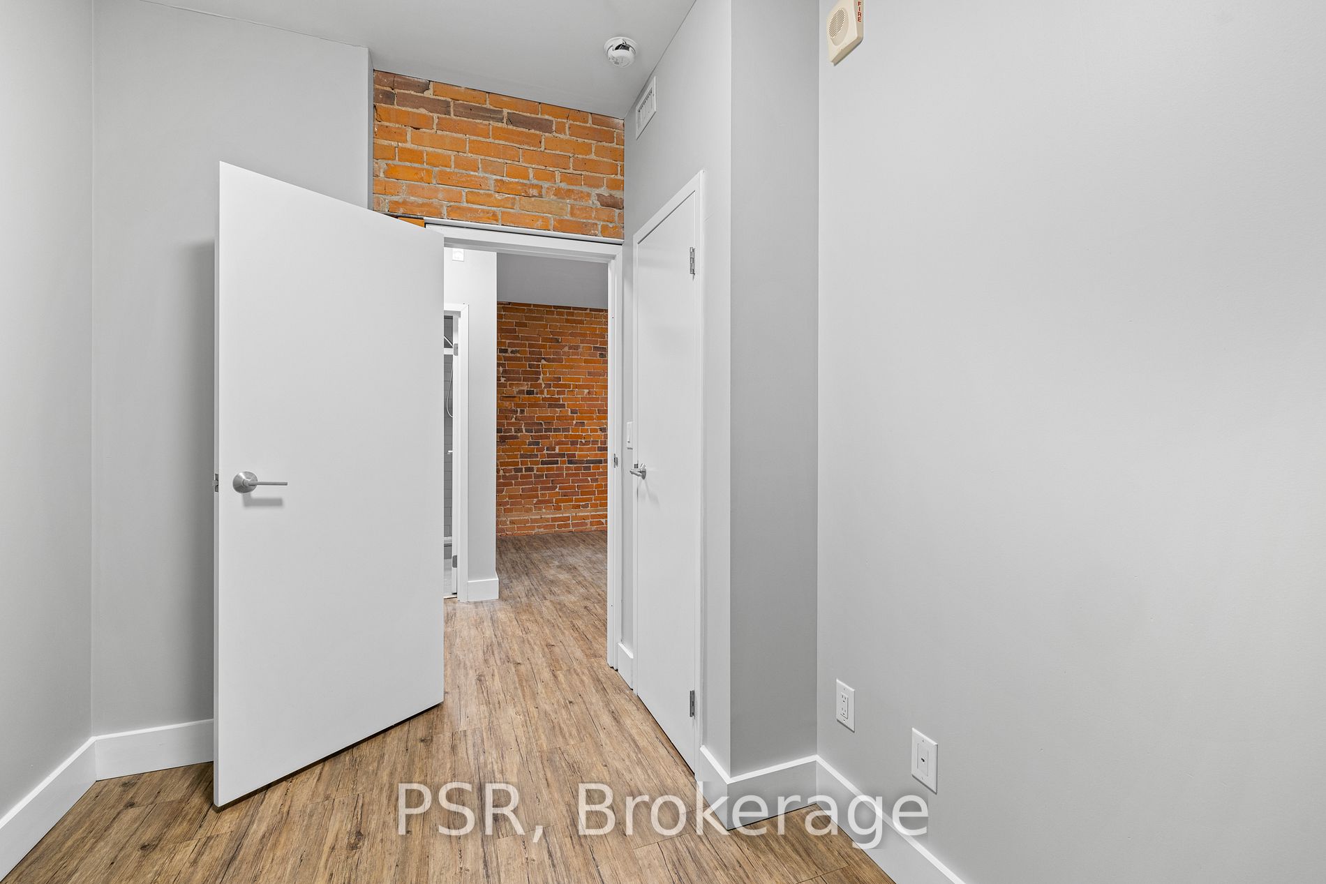 2870 Dundas St W, #212