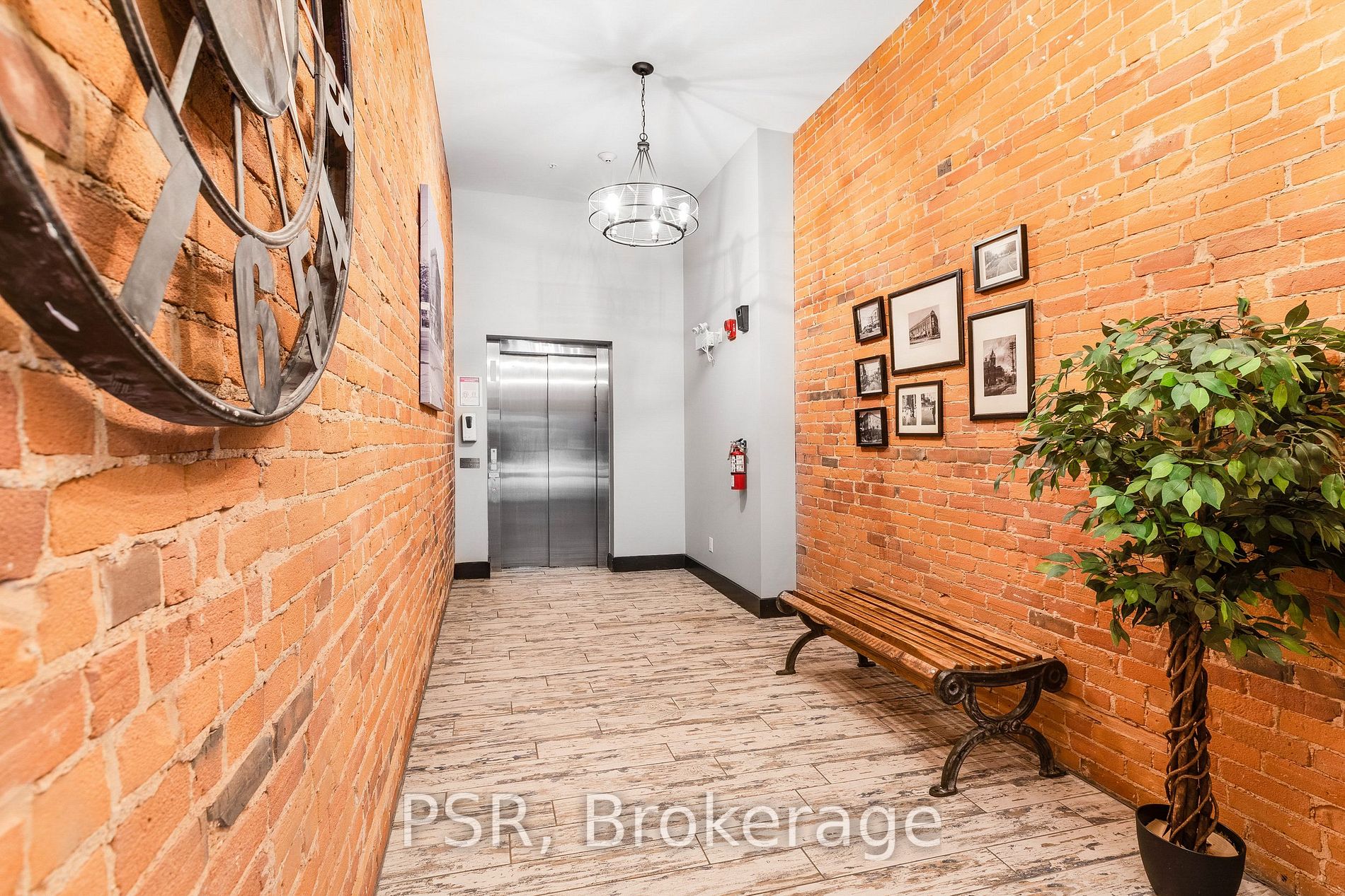 2870 Dundas St W, #212