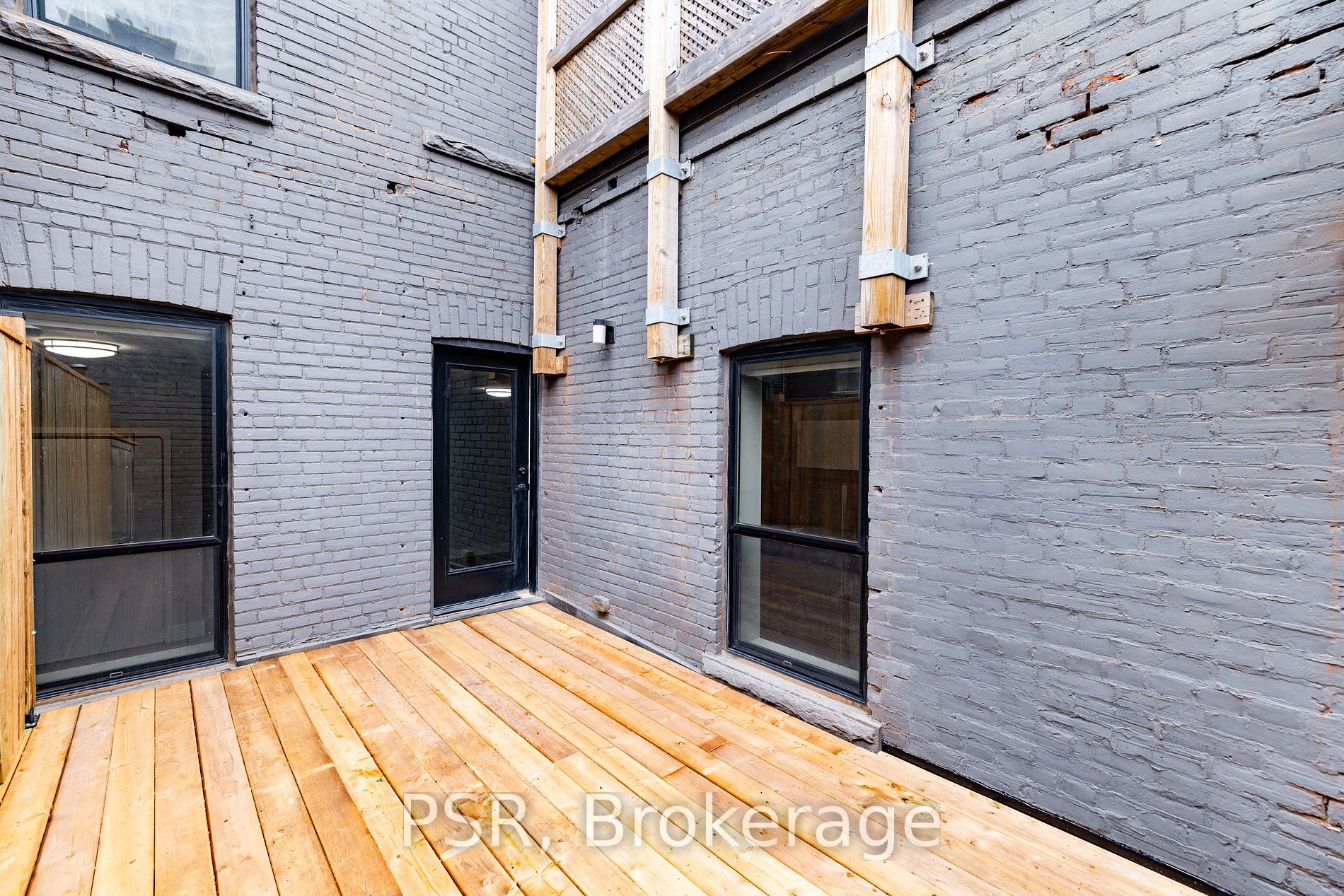 2870 Dundas St W, #212