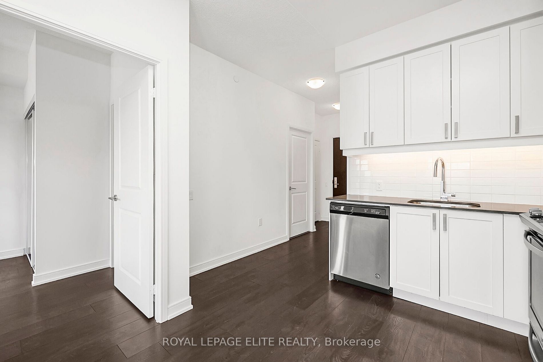 8 NAHANI Way #3418