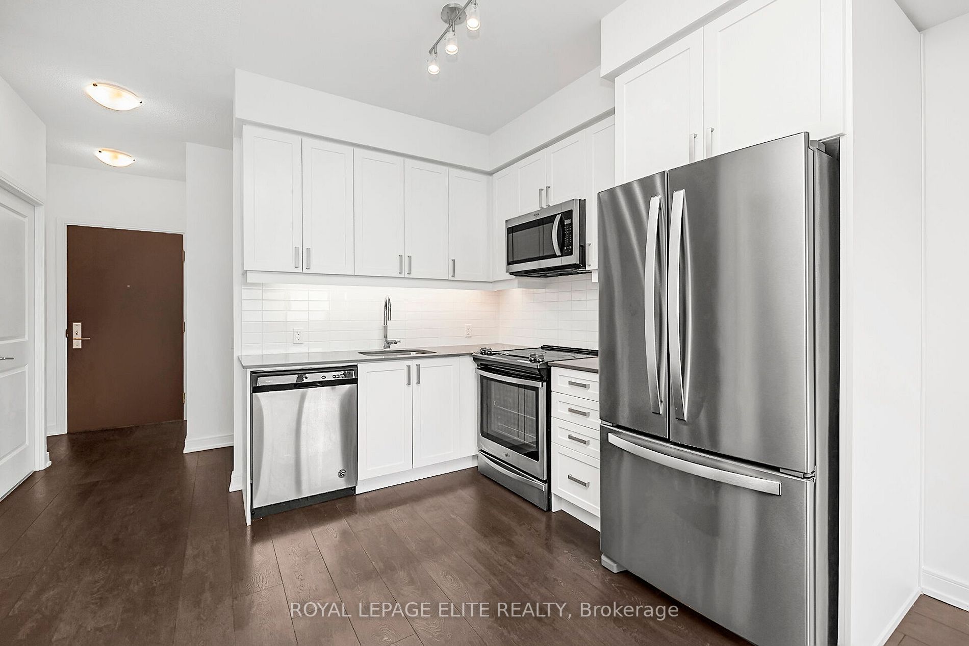 8 NAHANI Way #3418