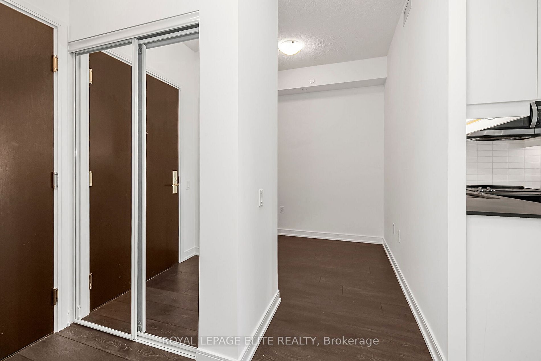 8 NAHANI Way #3418