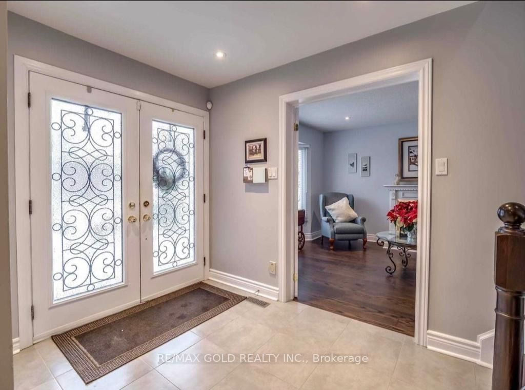 40 Barr Crescent