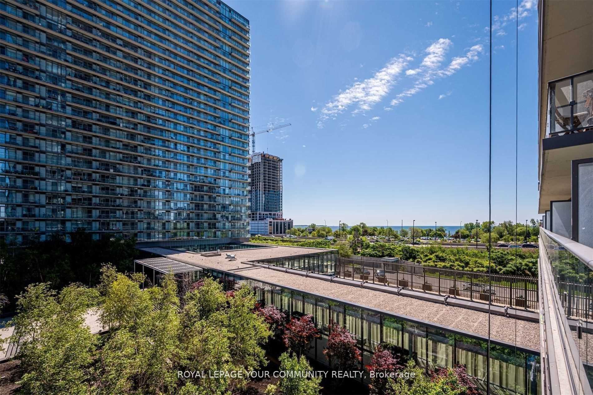 105 The Queensway Ave, #413