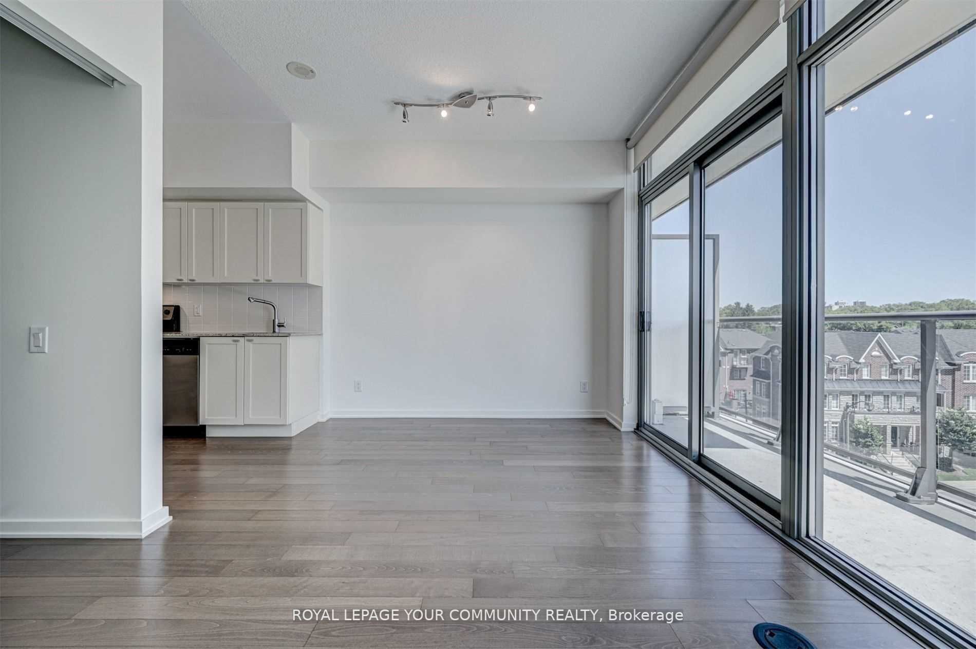105 The Queensway Ave, #413