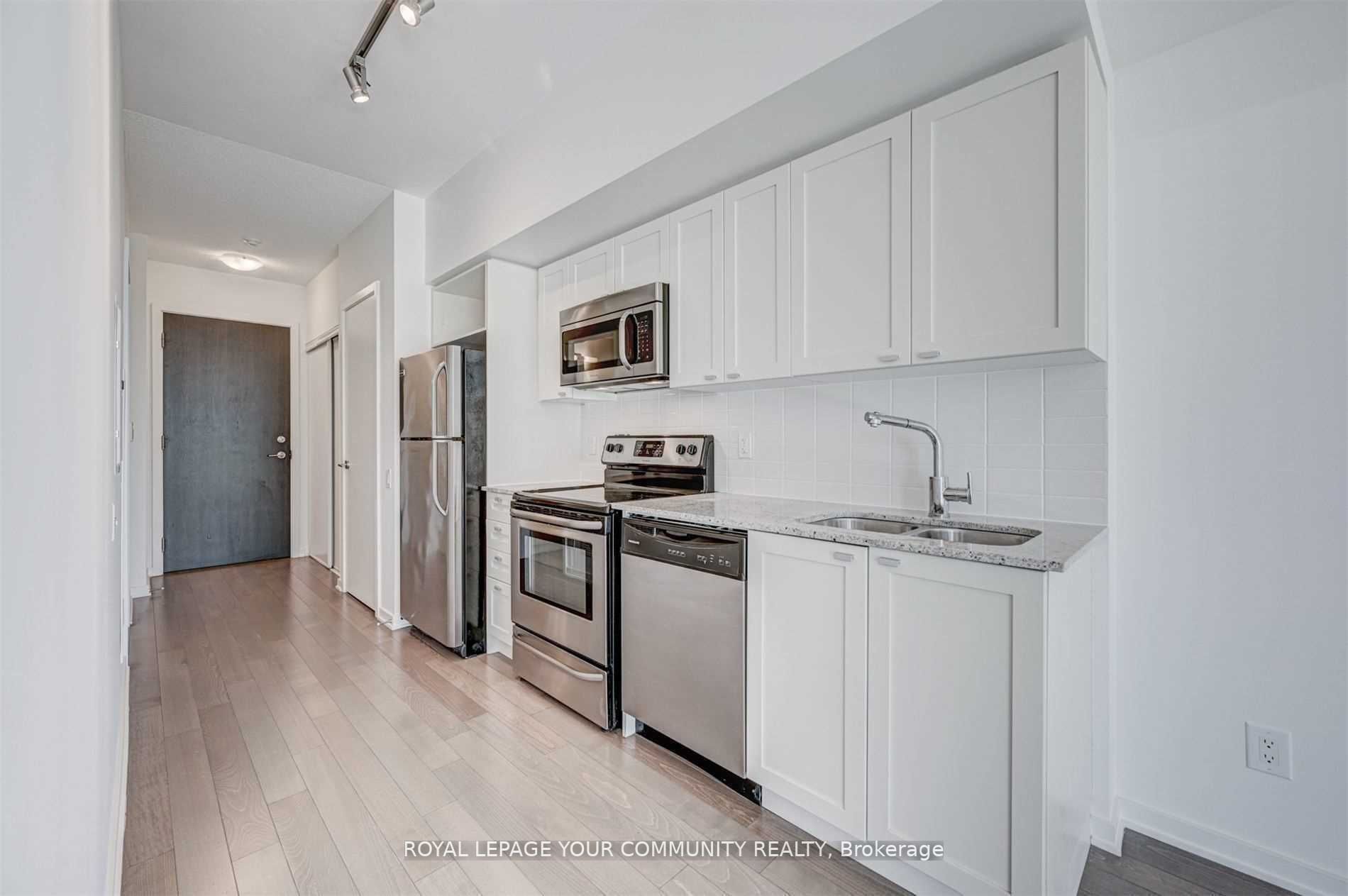 105 The Queensway Ave, #413