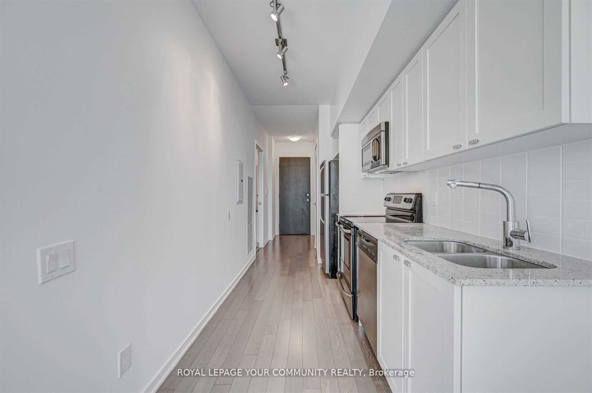 105 The Queensway Ave, #413