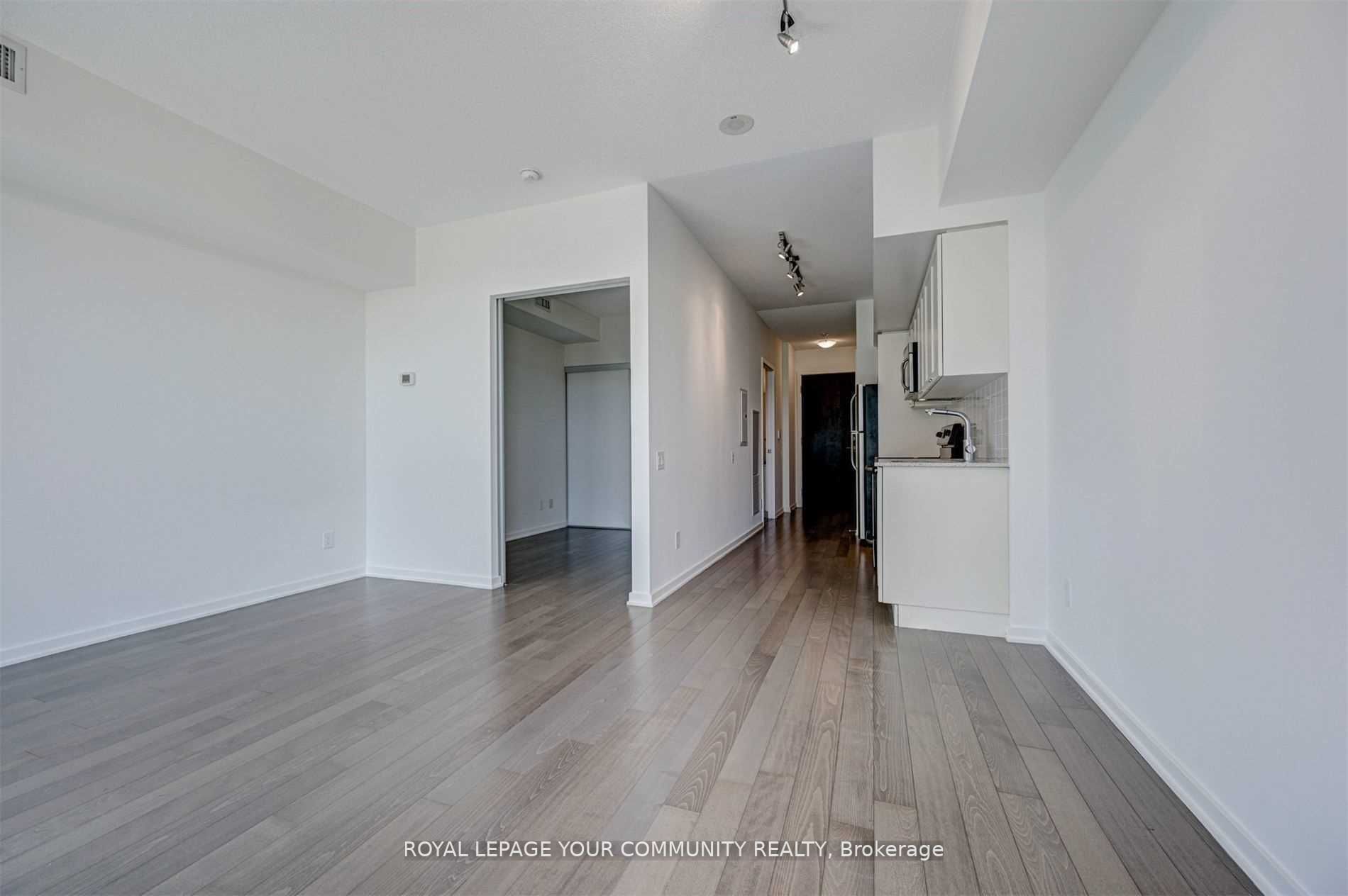 105 The Queensway Ave, #413
