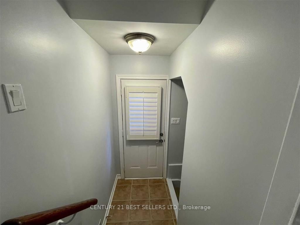 32 Stephanie Ave, #Bsmt