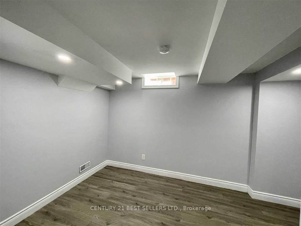 32 Stephanie Ave, #Bsmt