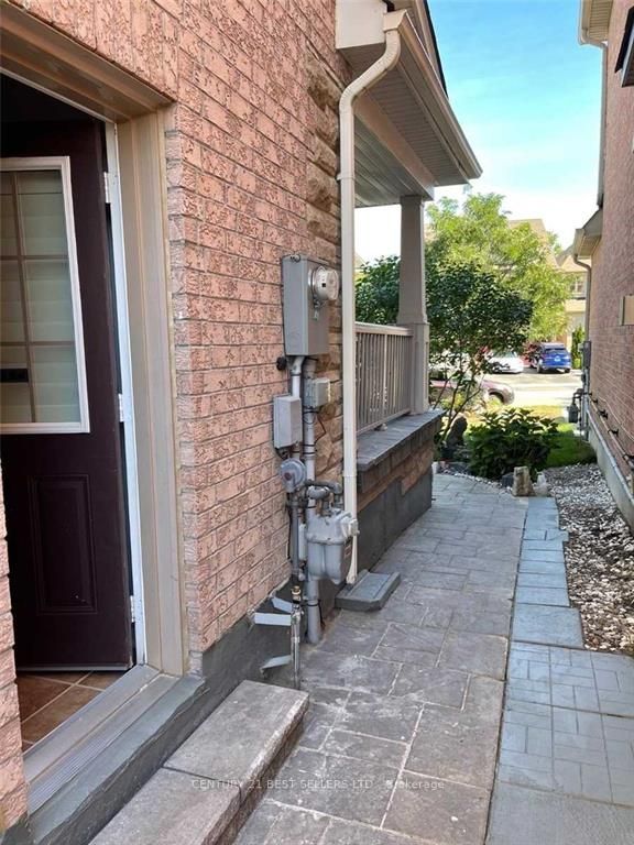32 Stephanie Ave, #Bsmt