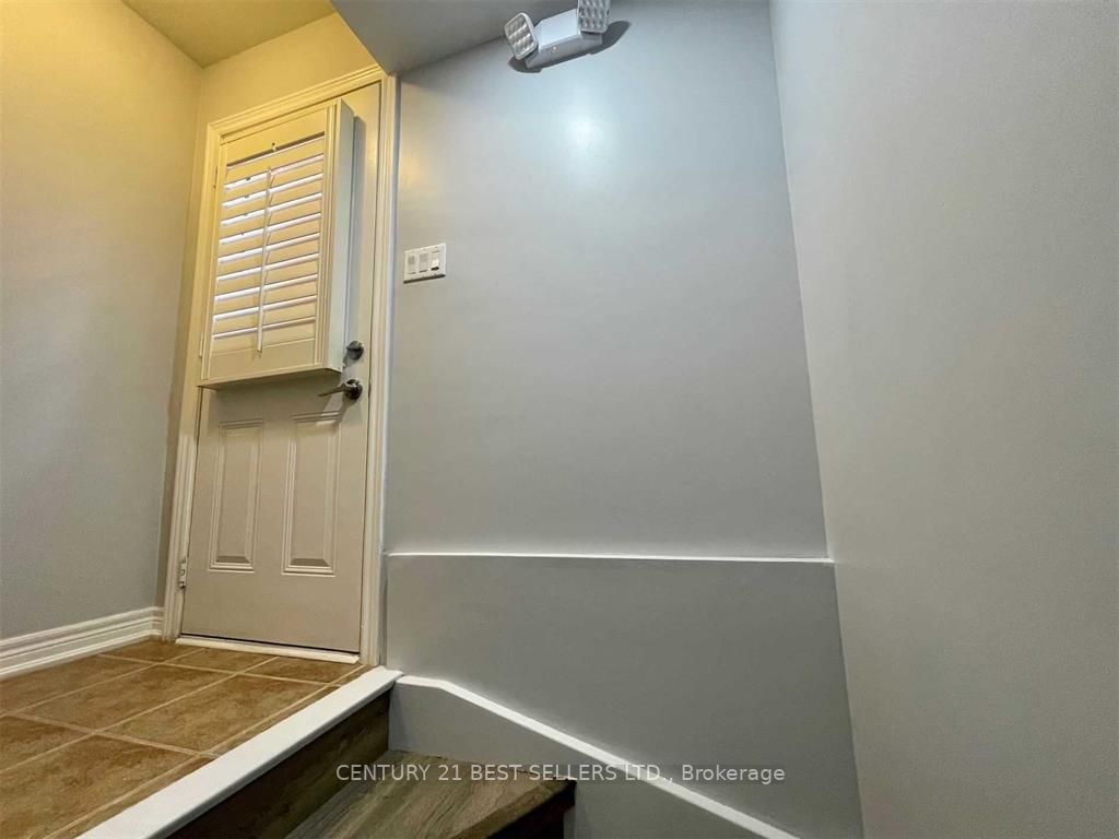 32 Stephanie Ave, #Bsmt