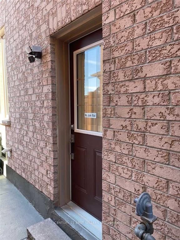 32 Stephanie Ave, #Bsmt