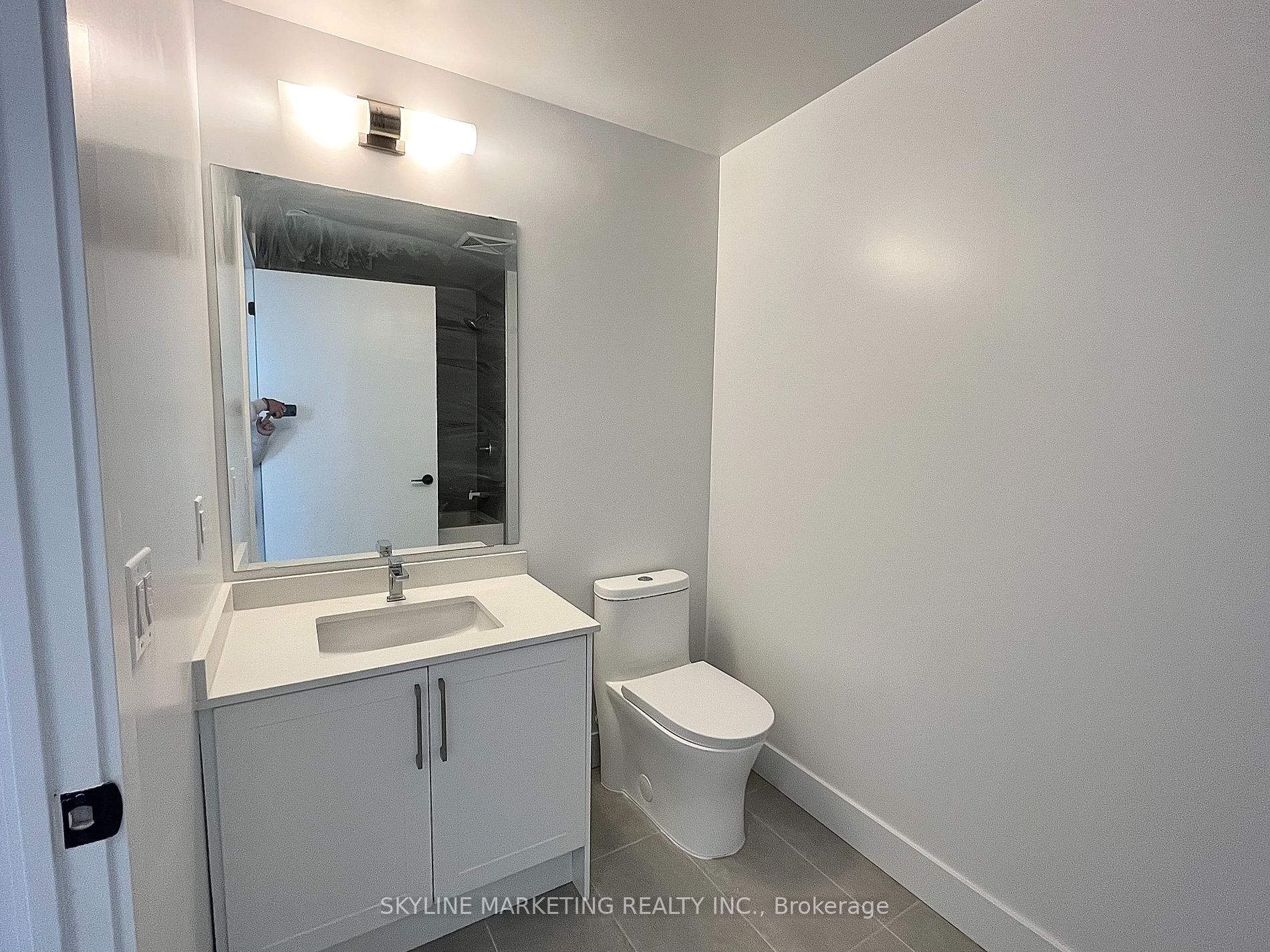 2450 Old Bronte Rd E, #704