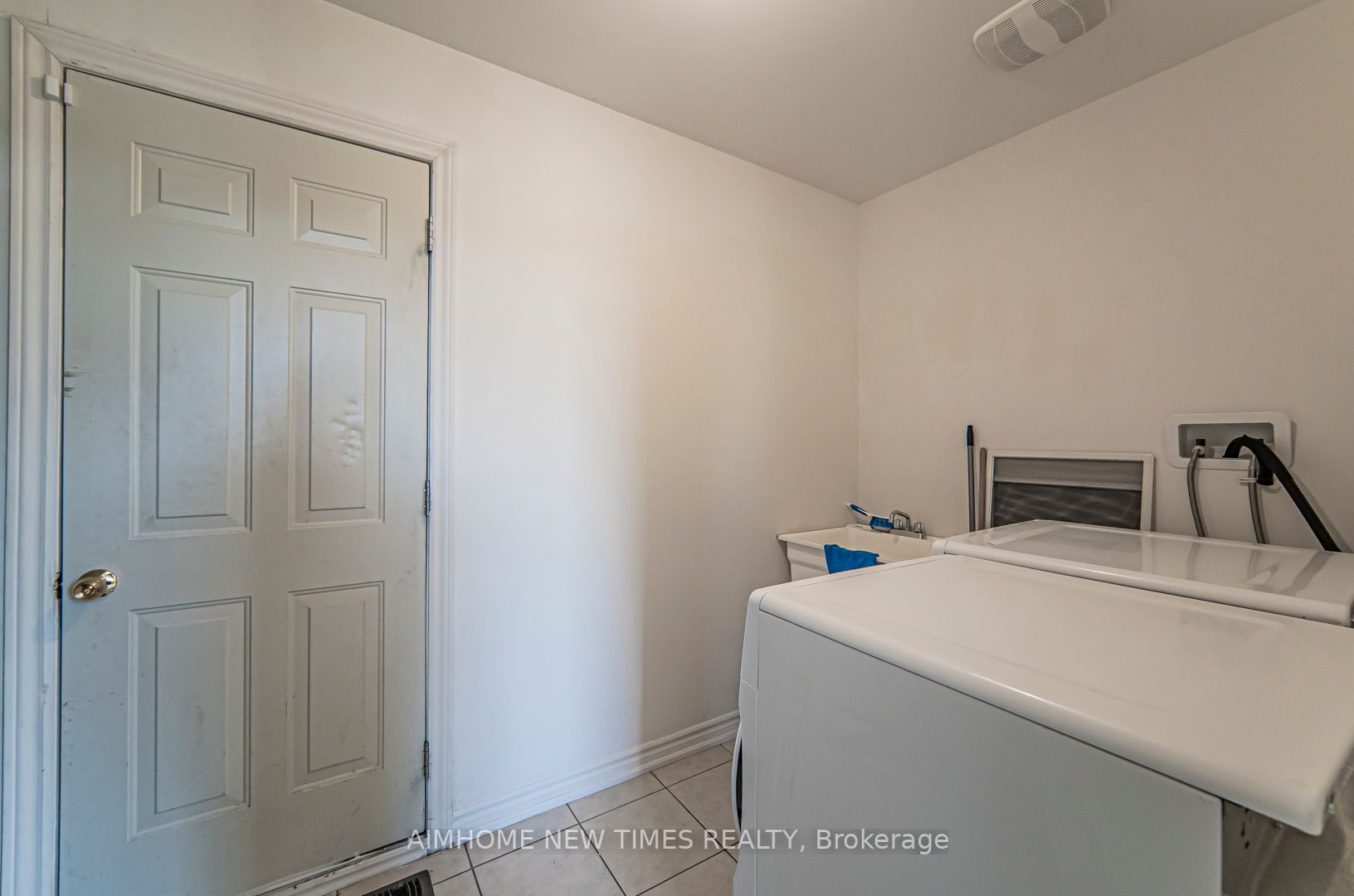 29 Gilford St