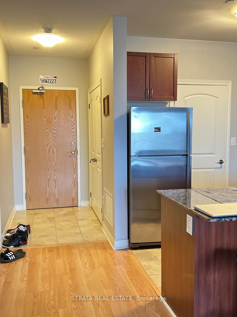 383 Main St E, #427