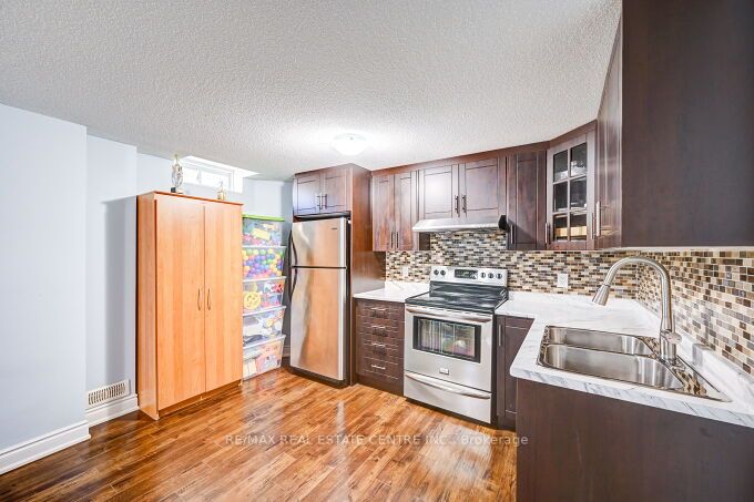 45 Abbotsbury Dr