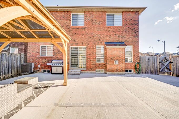 45 Abbotsbury Dr