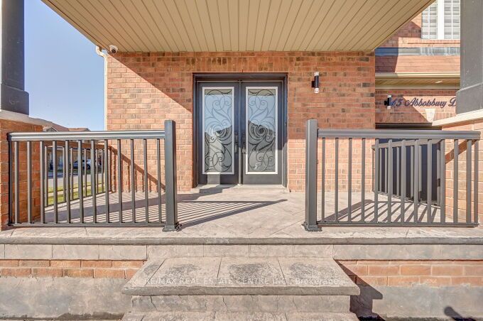 45 Abbotsbury Dr