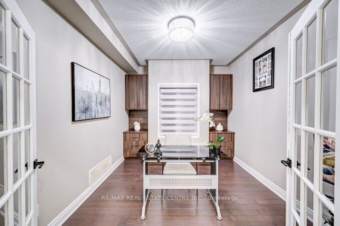 45 Abbotsbury Dr