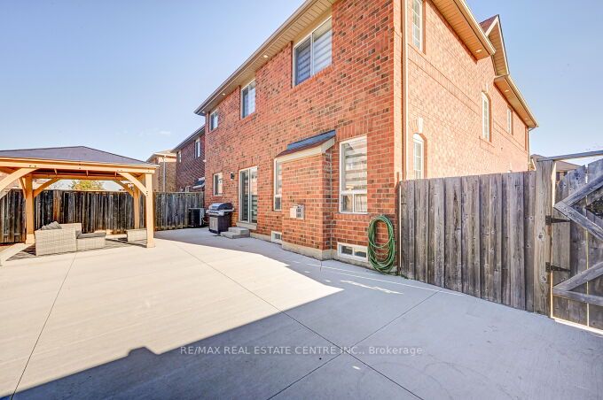 45 Abbotsbury Dr