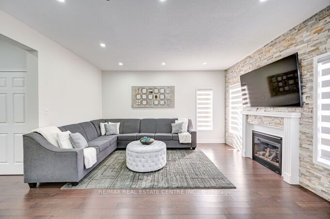 45 Abbotsbury Dr