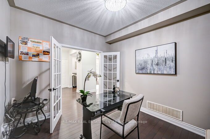 45 Abbotsbury Dr