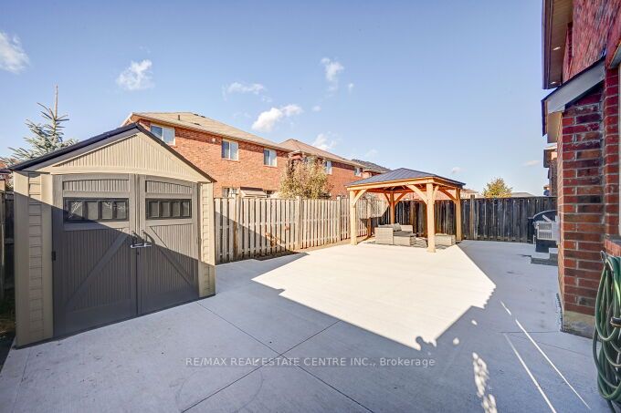 45 Abbotsbury Dr
