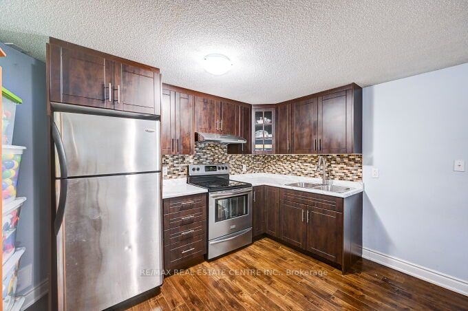 45 Abbotsbury Dr