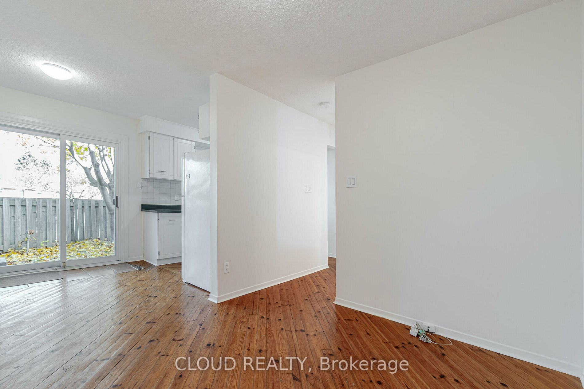 371 Bronte St S, #74
