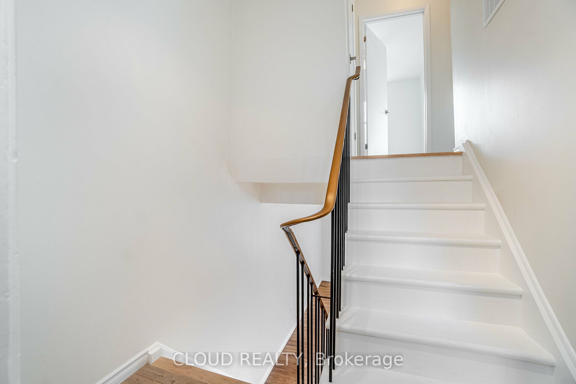 371 Bronte St S, #74