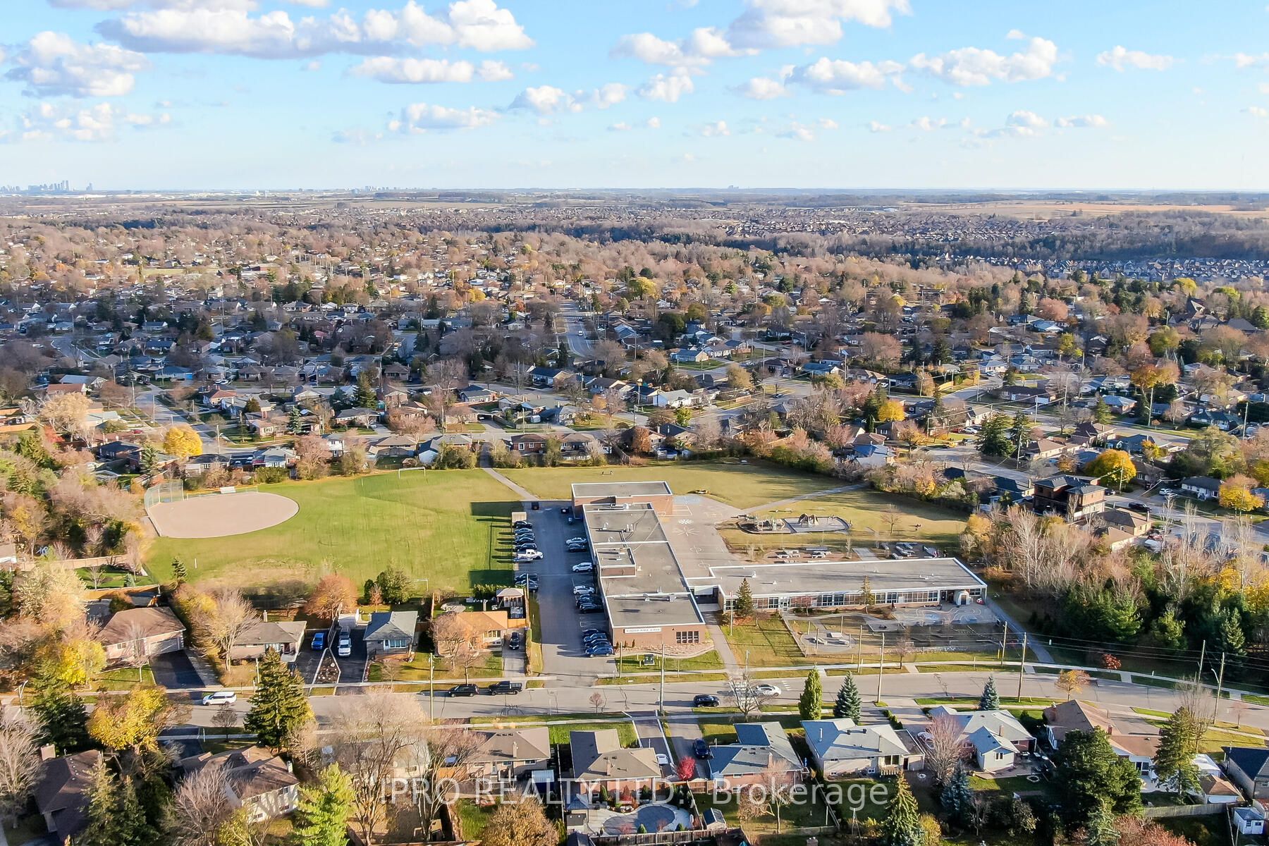 15 Mackenzie Dr