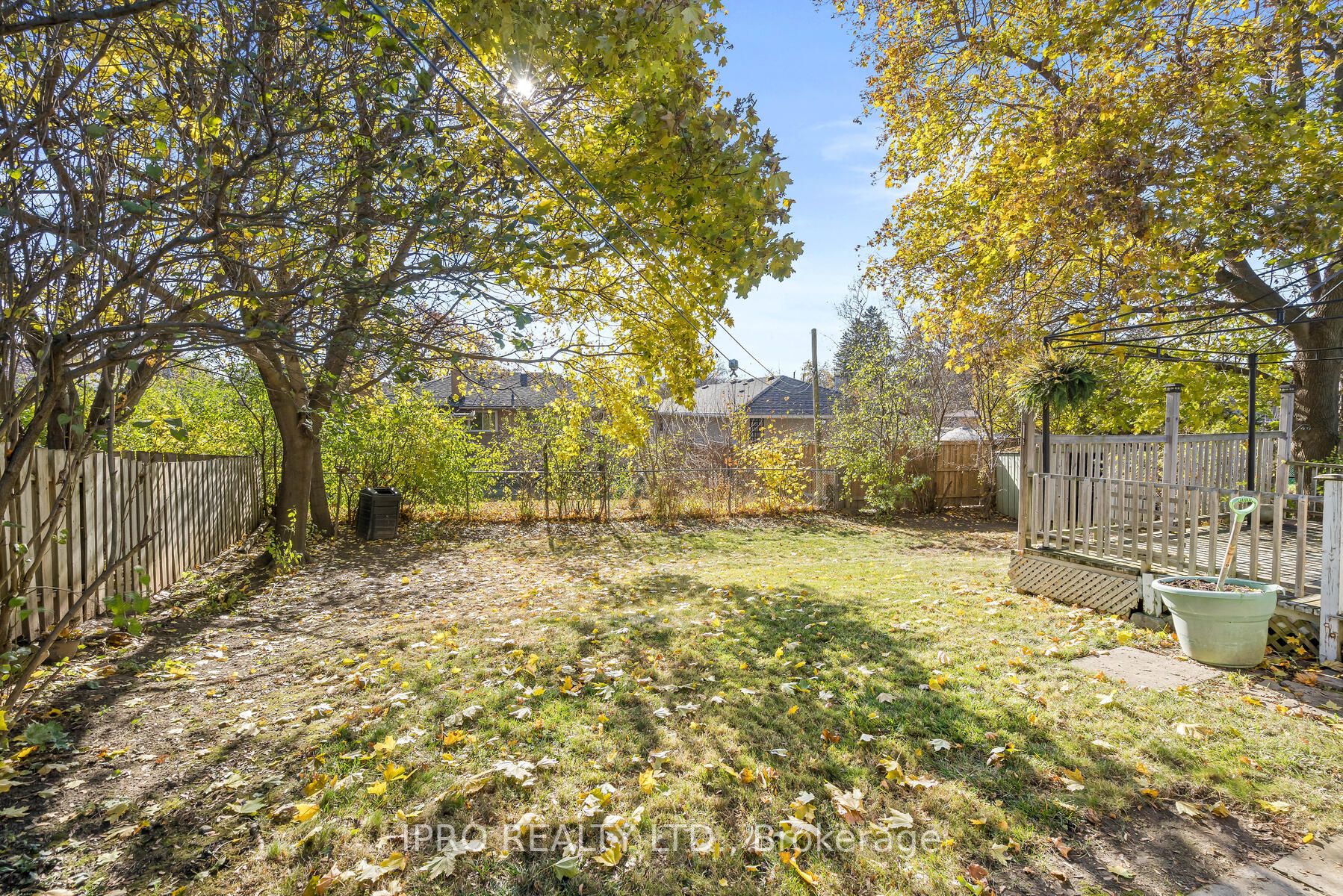 15 Mackenzie Dr
