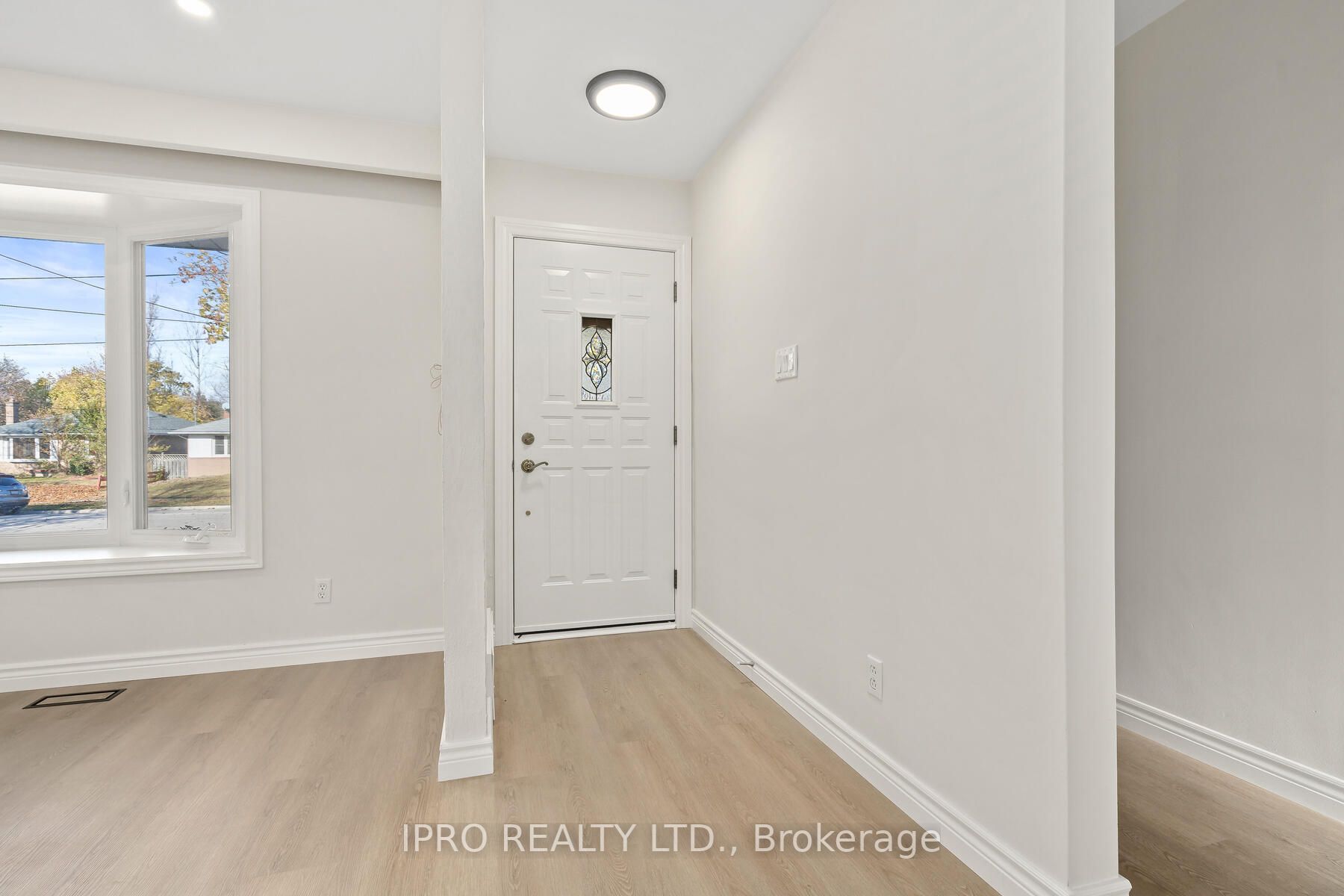 15 Mackenzie Dr