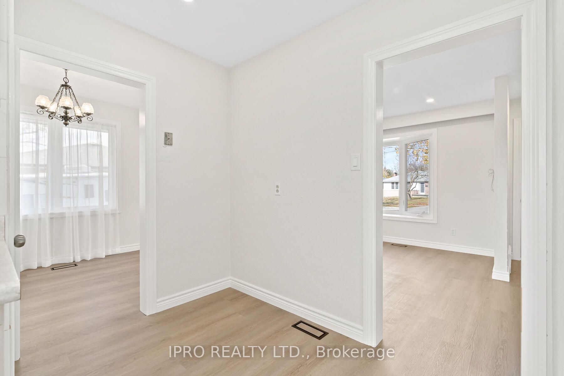 15 Mackenzie Dr