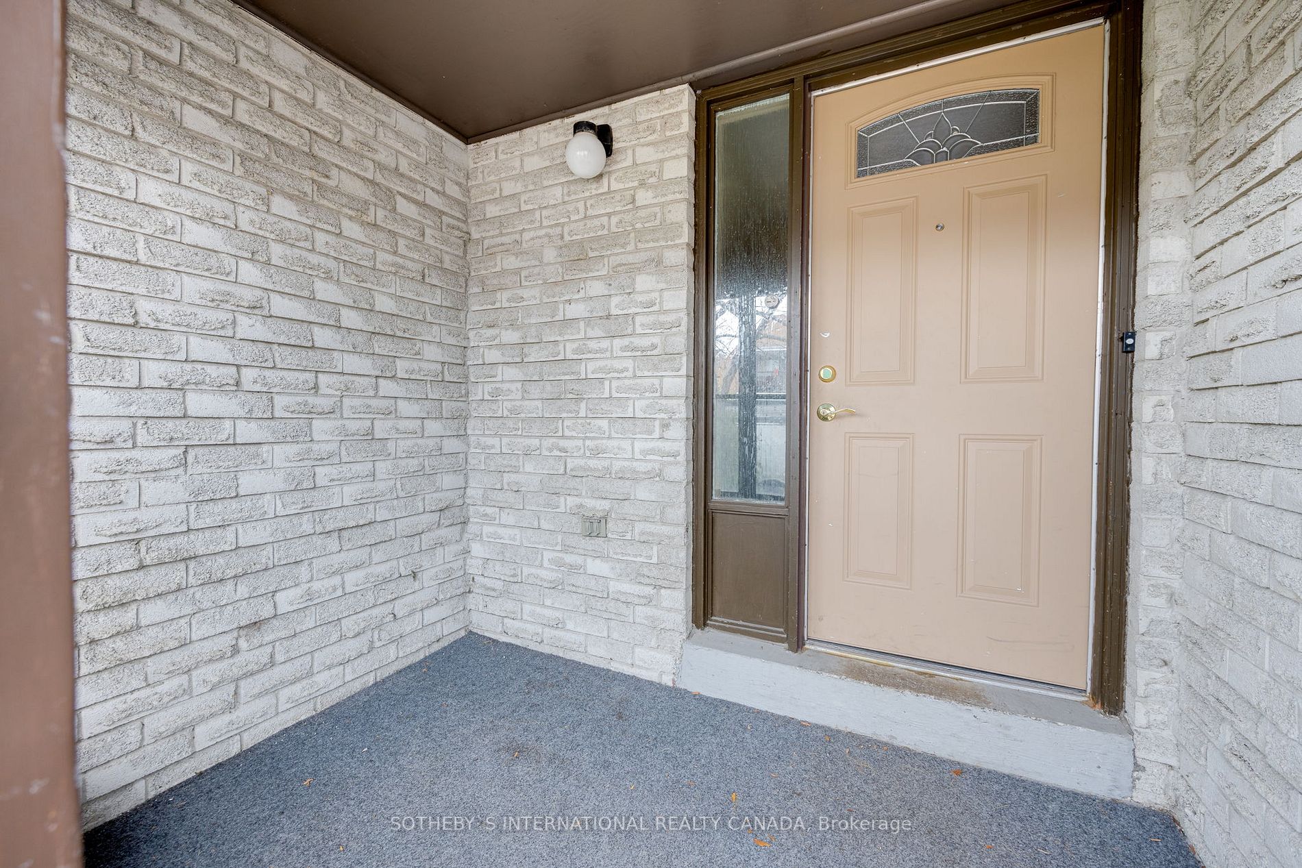 11 Huson Crt