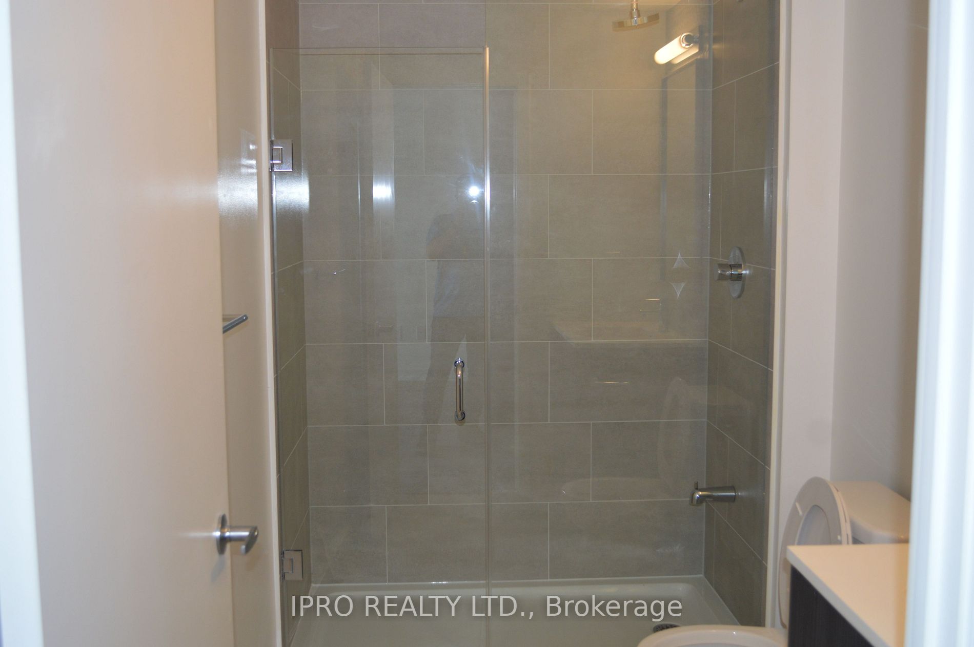 2520 Eglinton Ave W, #908