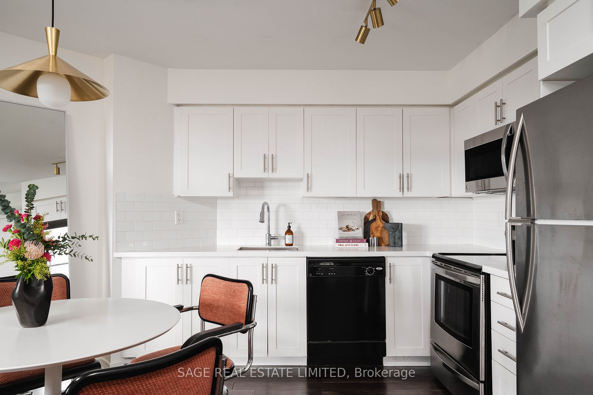 60 Heintzman St, #1324