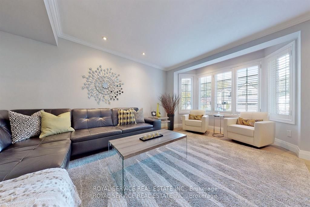 1486 Myron Dr