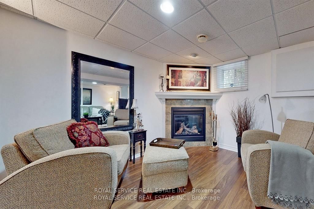 1486 Myron Dr