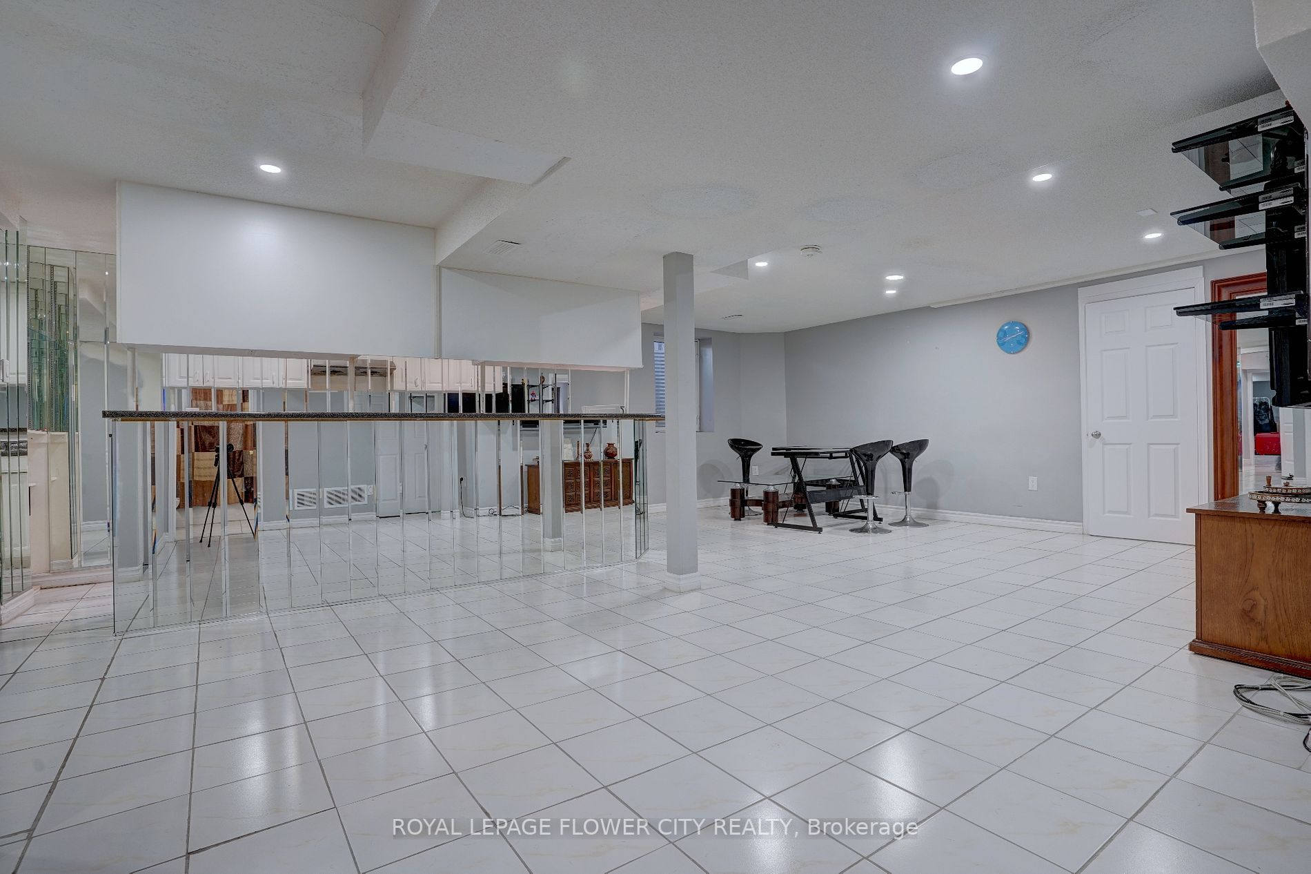 2 Black Hills Crt