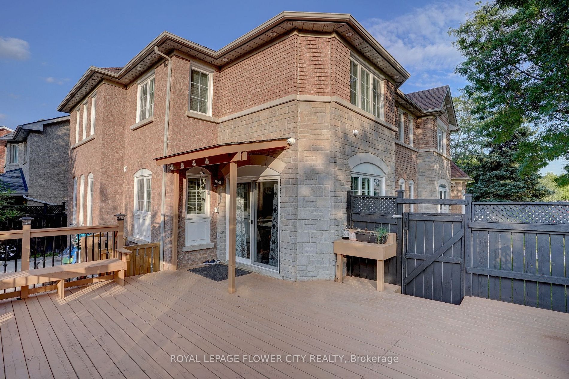 2 Black Hills Crt