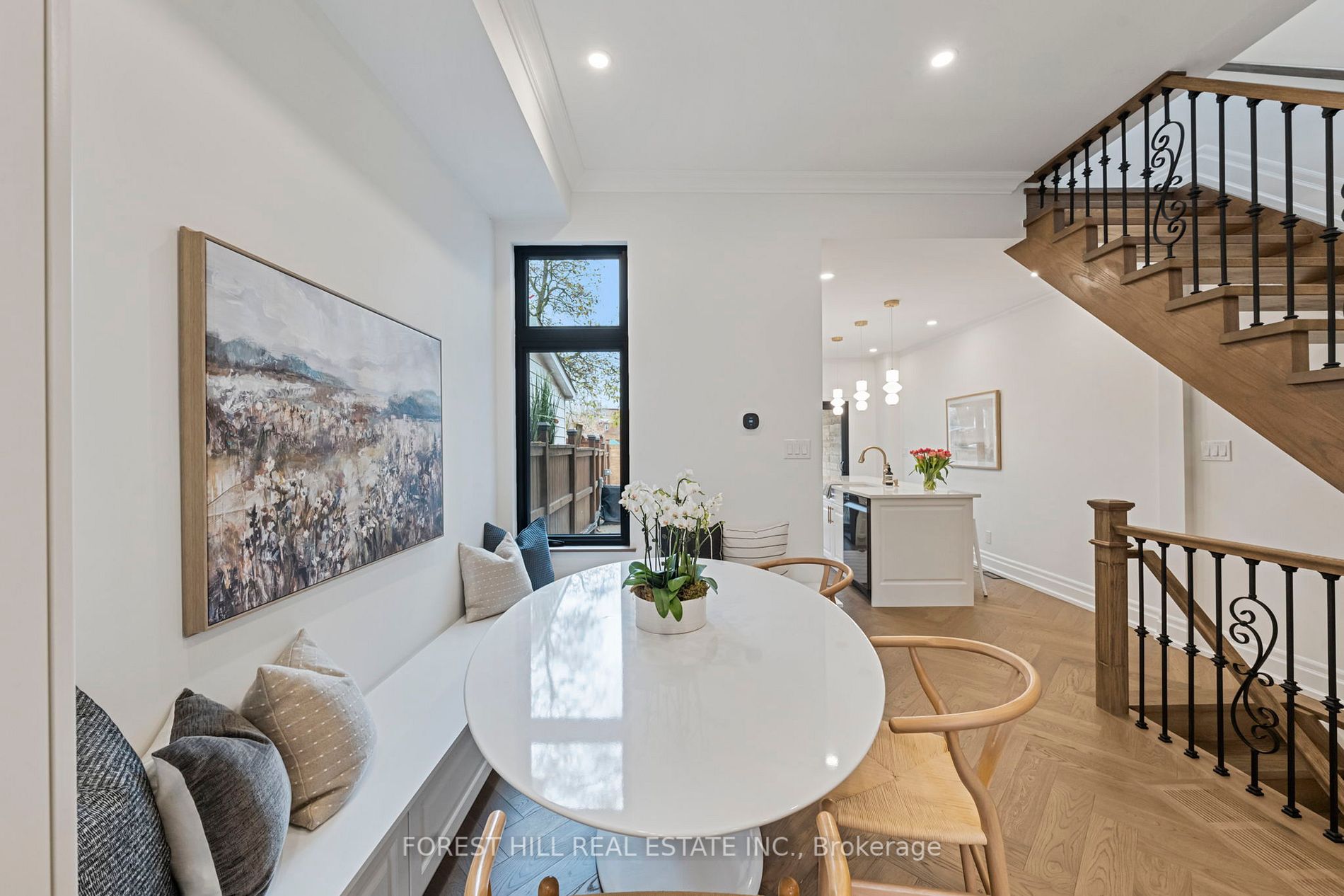 319 Indian Road Cres
