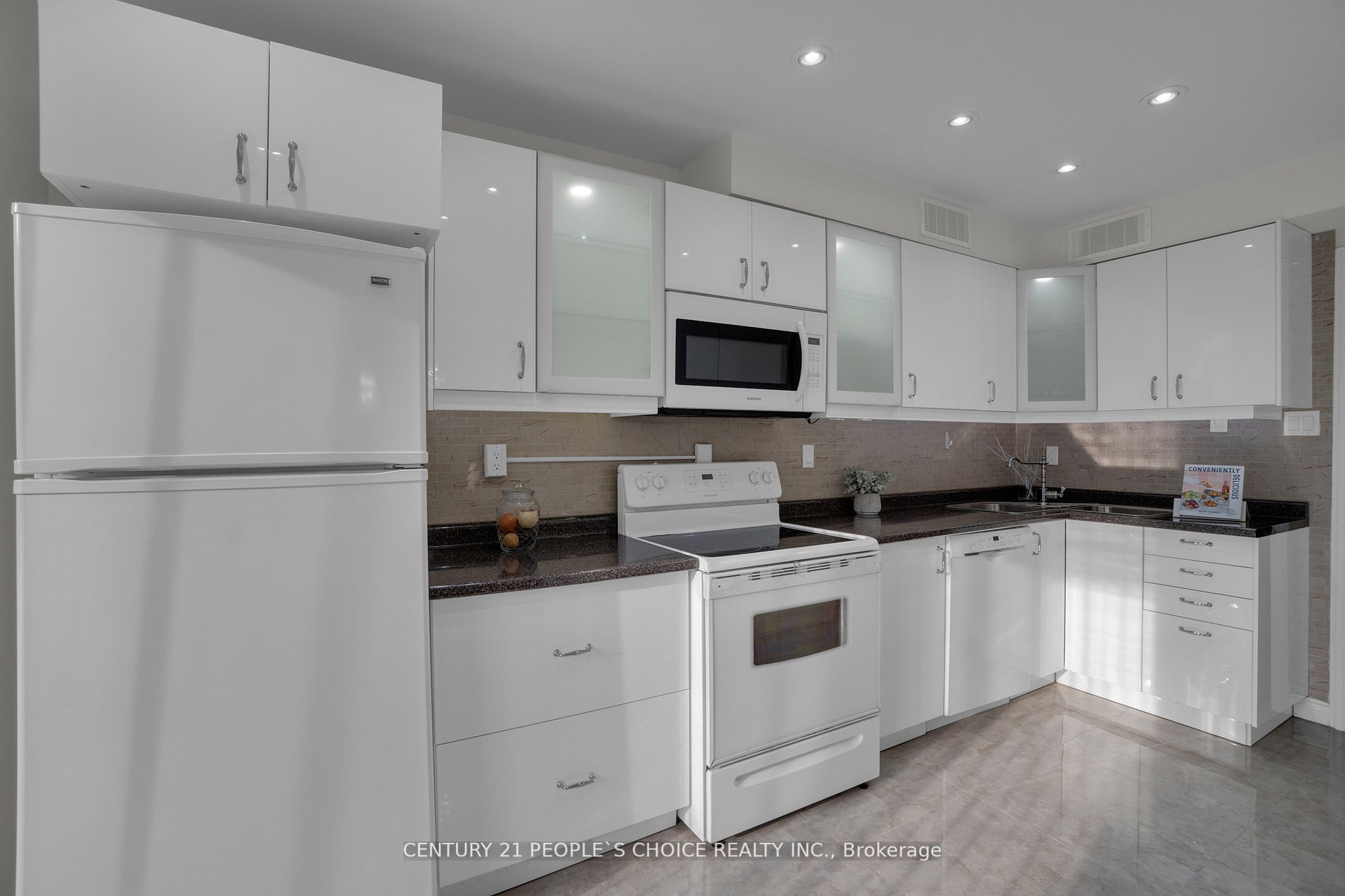 98 Bighorn Cres
