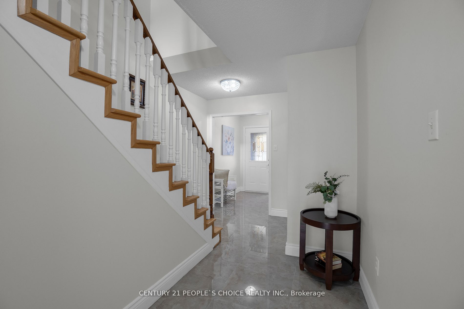 98 Bighorn Cres