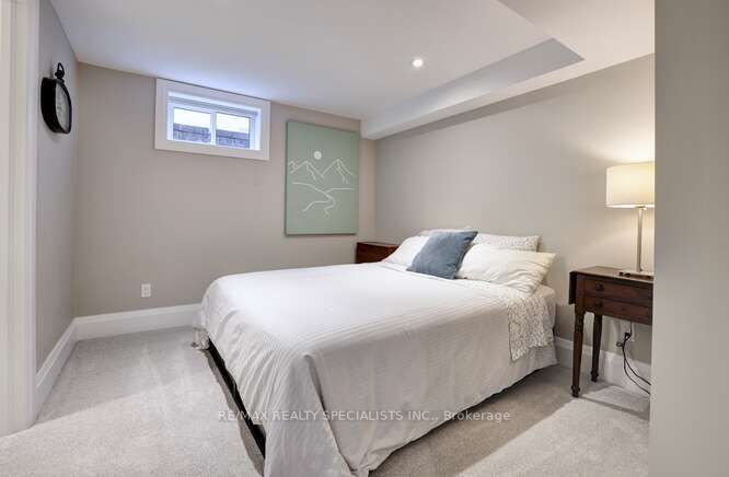 2550 Winthrop Cres