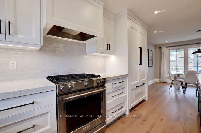 2550 Winthrop Cres